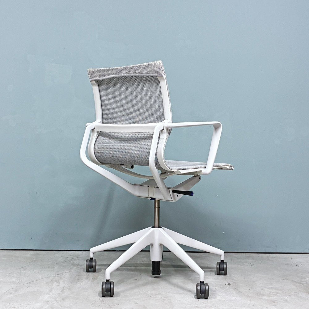 ヴィトラ vitra フィジックス Physix デスクチェア ソフトグレーフレーム トリオニット 07シルバーグレー アルベルト・メダ ◎