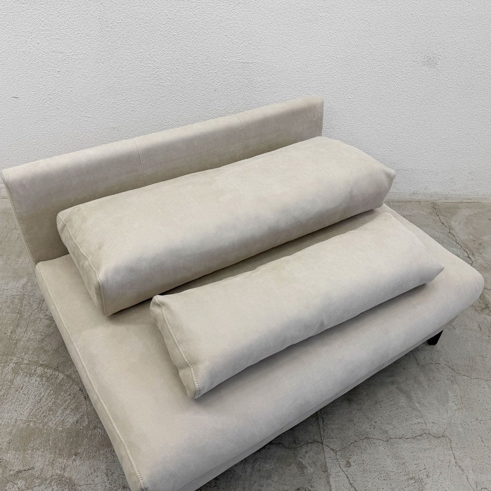 リラックスフォーム RELAXFORM グラシエーロ GLACIERO 1.5人掛けソファ W122cm プライムレザーテックス プラチナグレー 関家具 定価￥78,000- 〓
