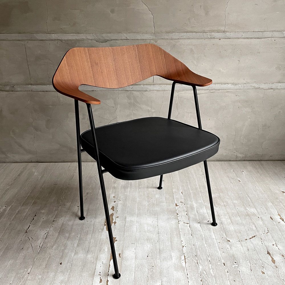 ケースファニチャー Case Furniture 675チェア ダイニングチェア アームチェア ウォールナット材 レザーシート ロビンデイ Robin Day ACTUS取扱 A ♪