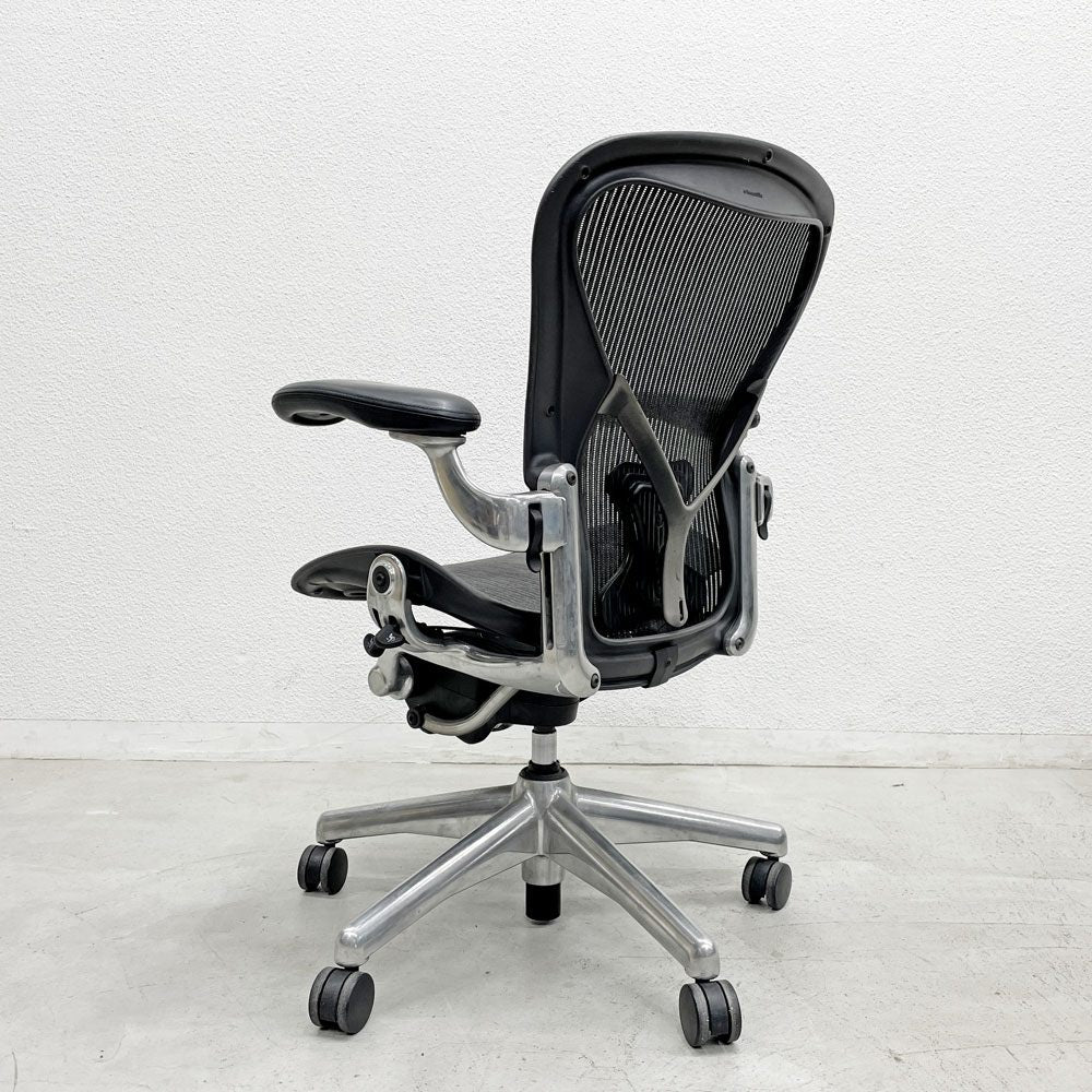 ハーマンミラー Herman Miller アーロンチェア Bサイズ ポスチャーフィット クラシックカーボンメッシュ ポリッシュドアルミベース ビル・スタンフ ＆ ドン・チャドウィック 〓