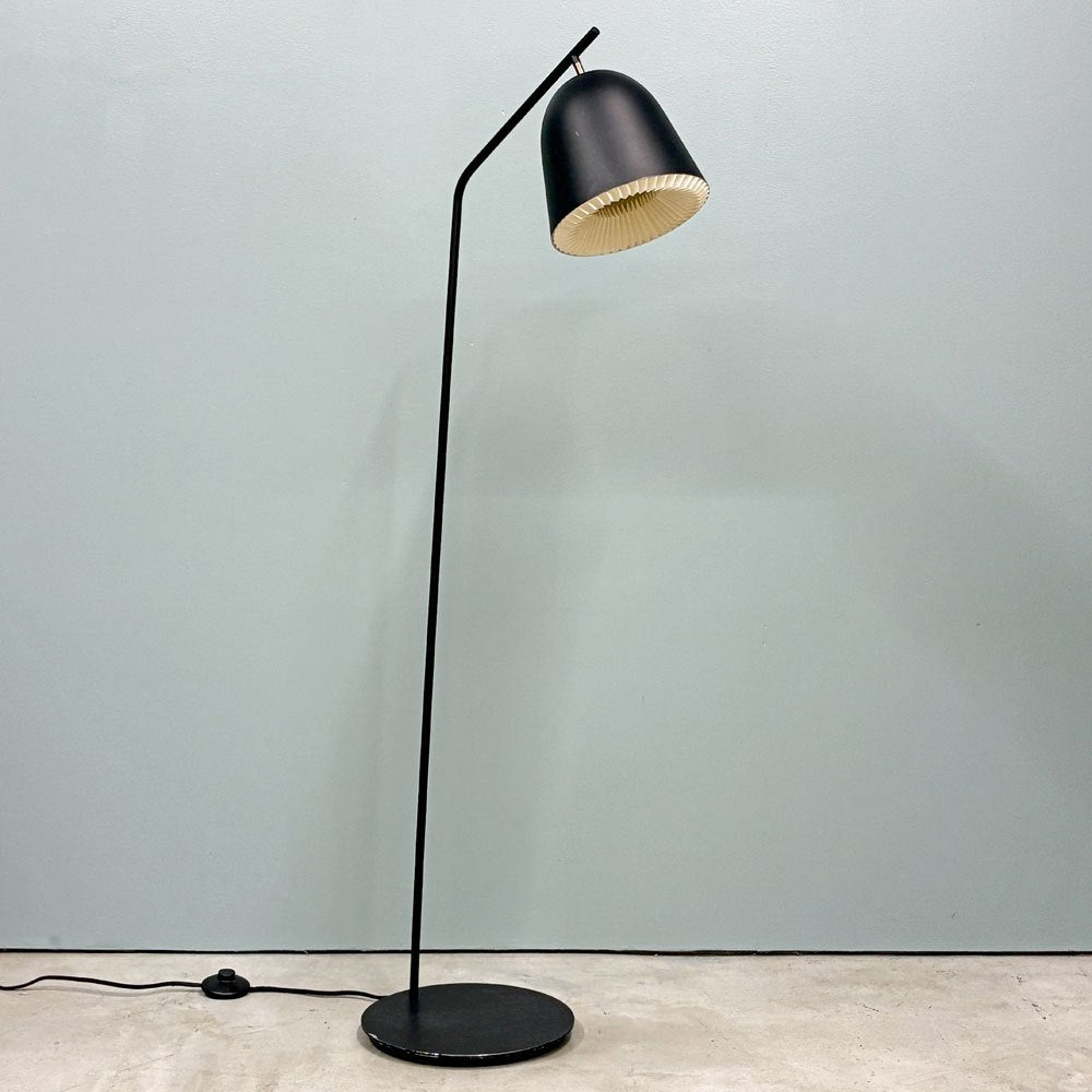 レクリント LE KLINT キャシェ CACHE KF355 フロアランプ スタンドライト ブラック デンマーク 北欧照明 定価￥148,500- ◎
