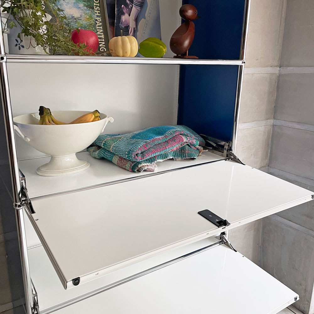 ユーエスエムハラー USM Haller モジュラーファニチャー キャビネット シェルフ 1列5段 ピュアホワイト×ジェンシャンブルー ドロップダウンドア×2 アジャスター付 スイス♪