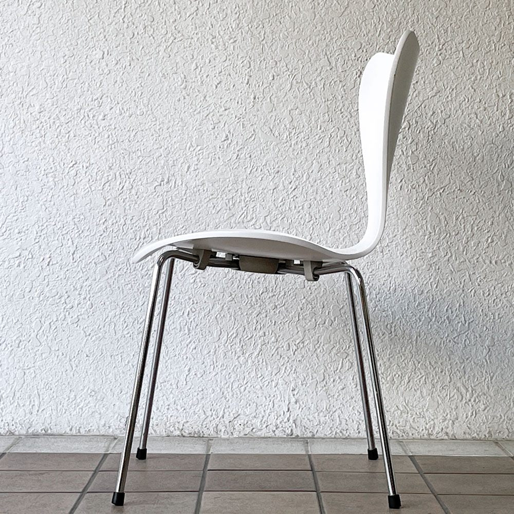 フリッツハンセン Fritz Hansen 3107 セブンチェア ラッカー仕上げ ホワイト スタッキング アルネ・ヤコブセン デンマーク 北欧家具 ◇