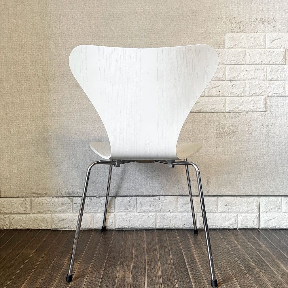 フリッツハンセン Fritz Hansen 3107 セブンチェア カラードアッシュ ホワイト アルネ・ヤコブセン Arne Jacobsen デンマーク 北欧家具 定価￥75,680- ◎