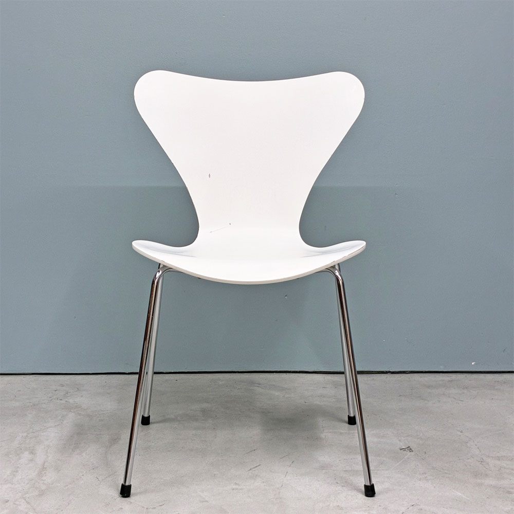 フリッツハンセン Fritz Hansen 3107 セブンチェア ホワイト ラッカー仕上げ スタッキング アルネ・ヤコブセン デンマーク 北欧家具 B ◎