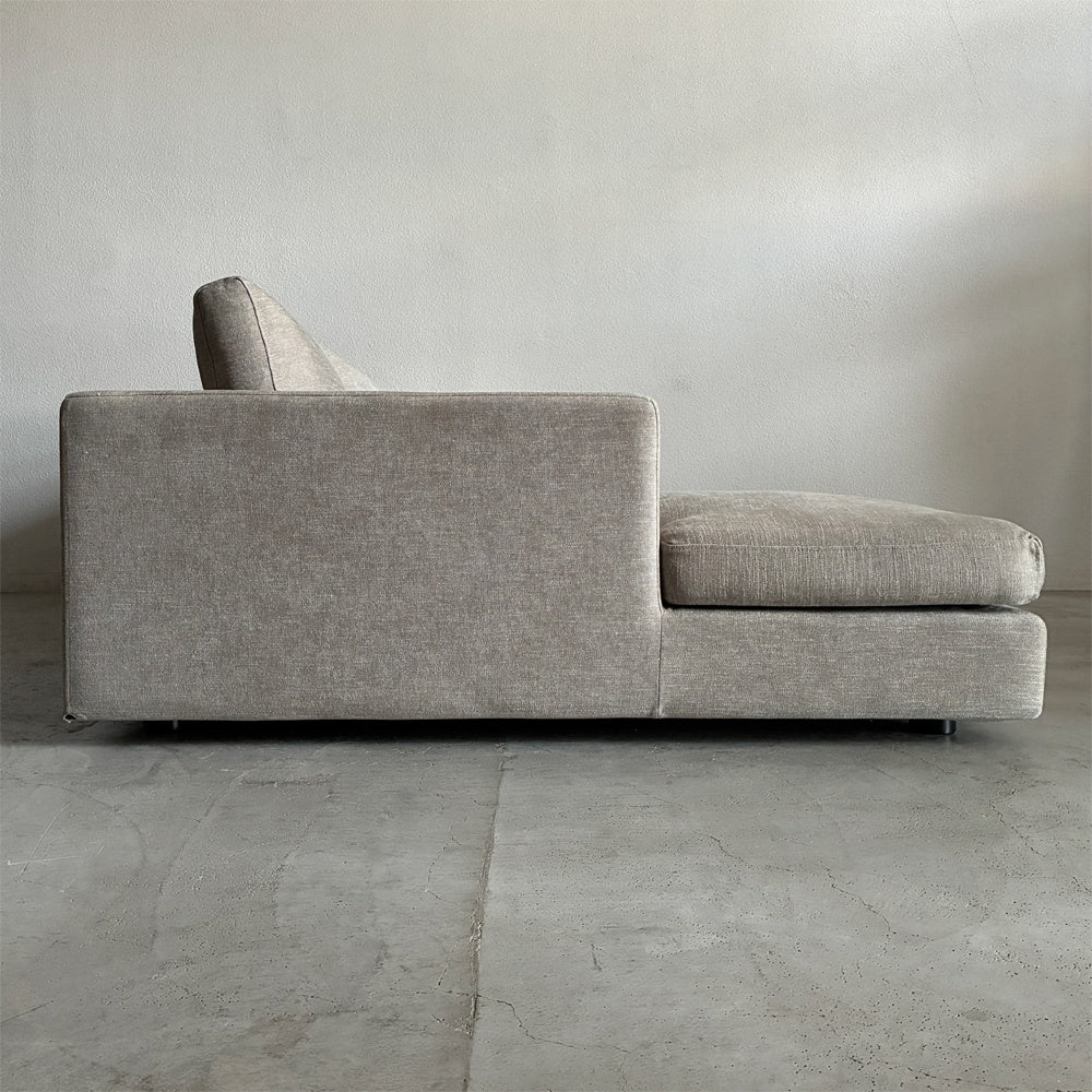 リラックスフォーム RELAX FORM 関家具 デパラ2  DEPALAⅡ 右 カウチソファ W220cm シェーズロング 1P + 2P セット コーナーソファ ファブリック A48 ステングレー 定価￥266,475の品 〓