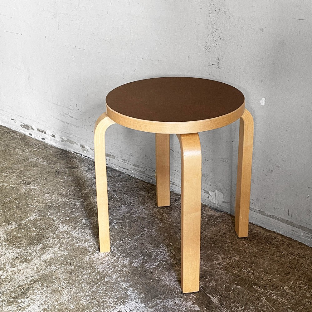 アルテック artek × 無印良品 MUJI バーチ材スツール E60 ブラウンラミネート コーティングなし 4本脚 アルヴァ・アアルト フィンランド 北欧家具 廃番 ■