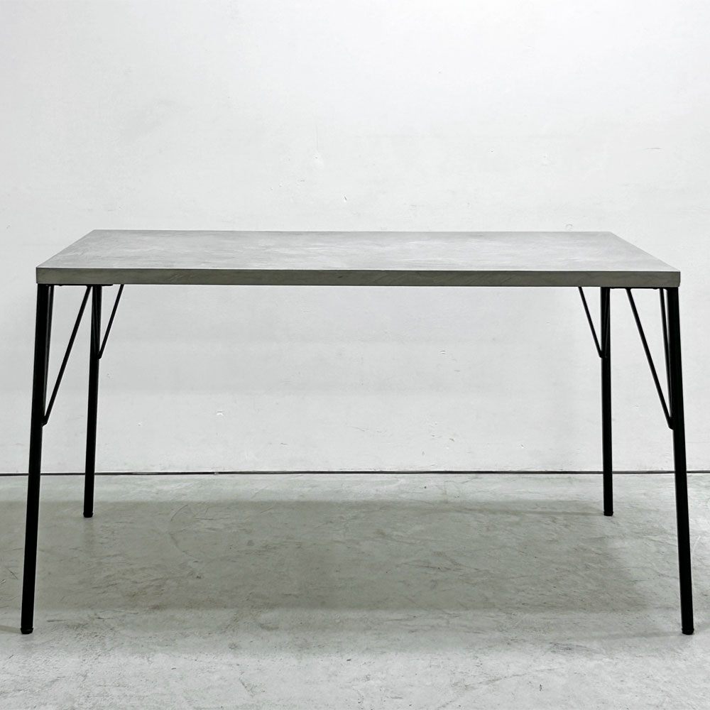 オーダーファニチャー Custom made furniture モルタル塗料天板 x 鉄脚 ダイニングテーブル W120cm インダストリアル モダンデザイン ●