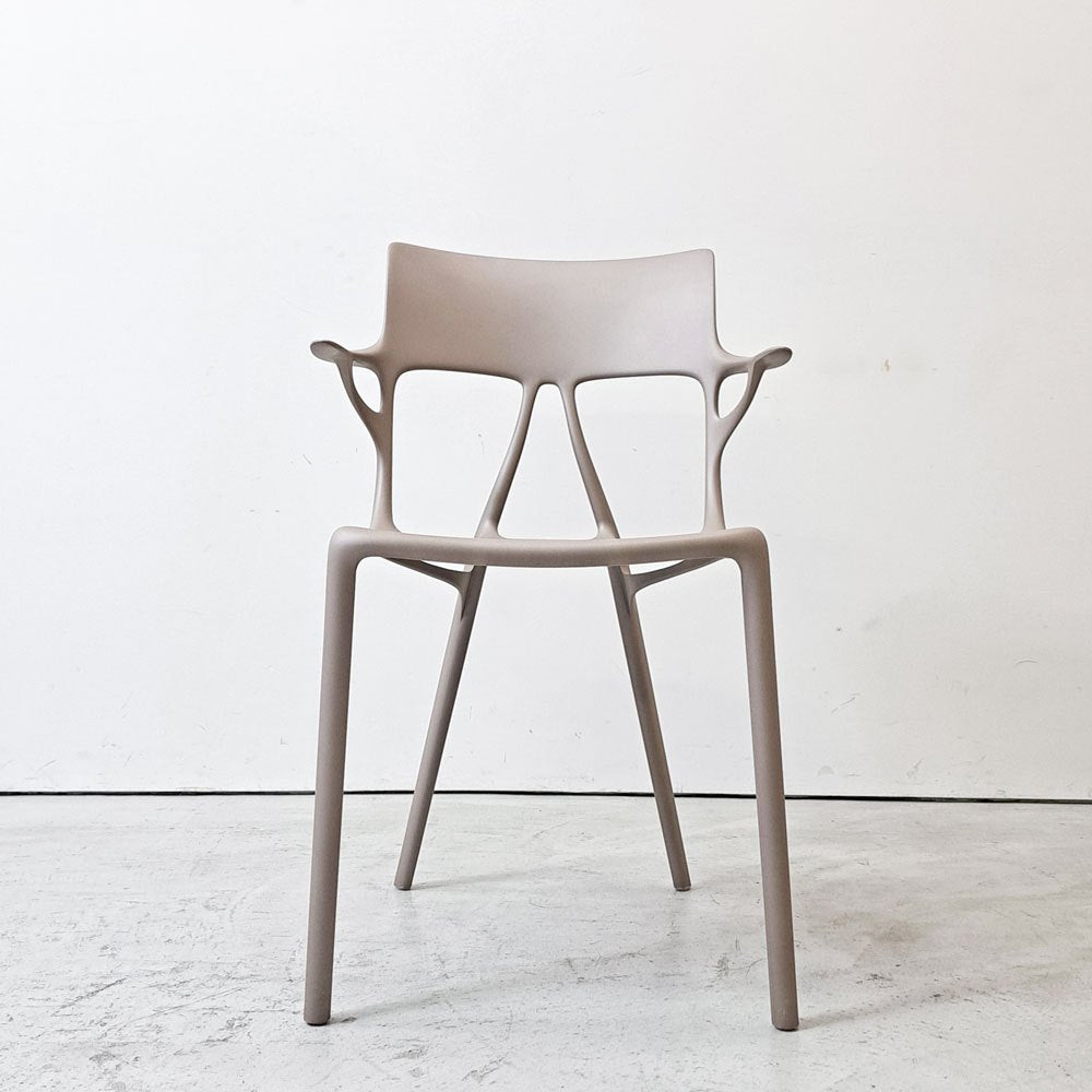 カルテル Kartell エーアイ A.I. チェア ダイニングチェア サイドチェア グレイ ポリプロピレン フィリップ・スタルク イタリアモダン ●