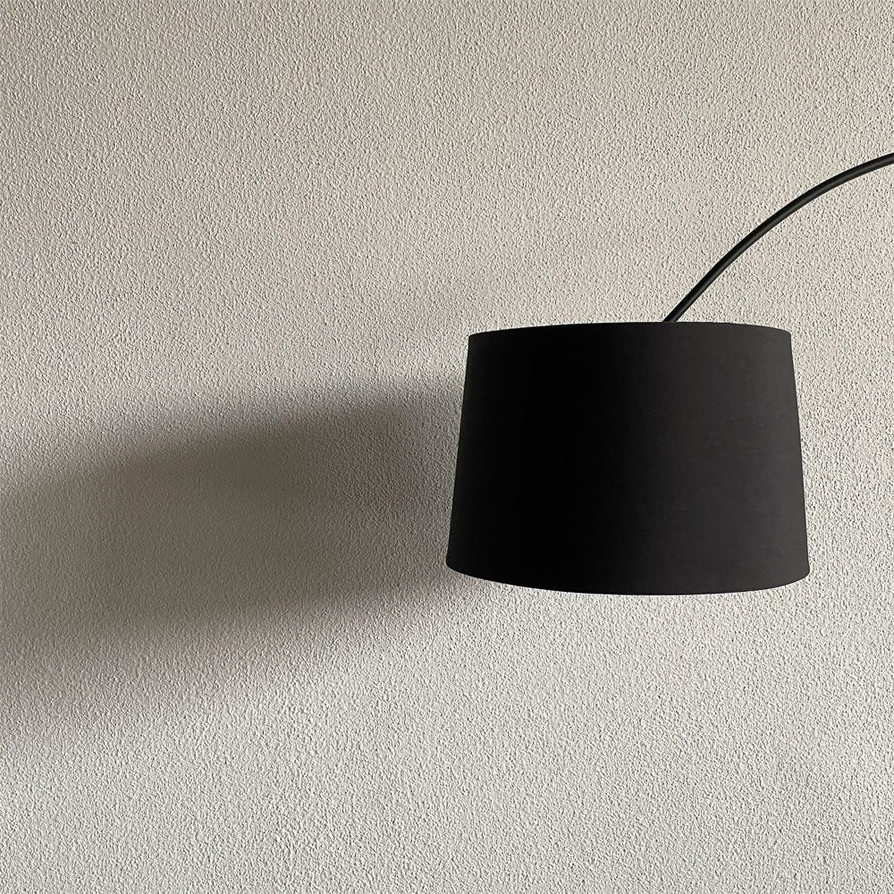 ボーコンセプト BoConcept クタ Kutaフロアランプ H200cm スタンドライト リビング照明 フロアスタンド ブラックメタル デンマーク 北欧家具 参考価格16.9万円 〓