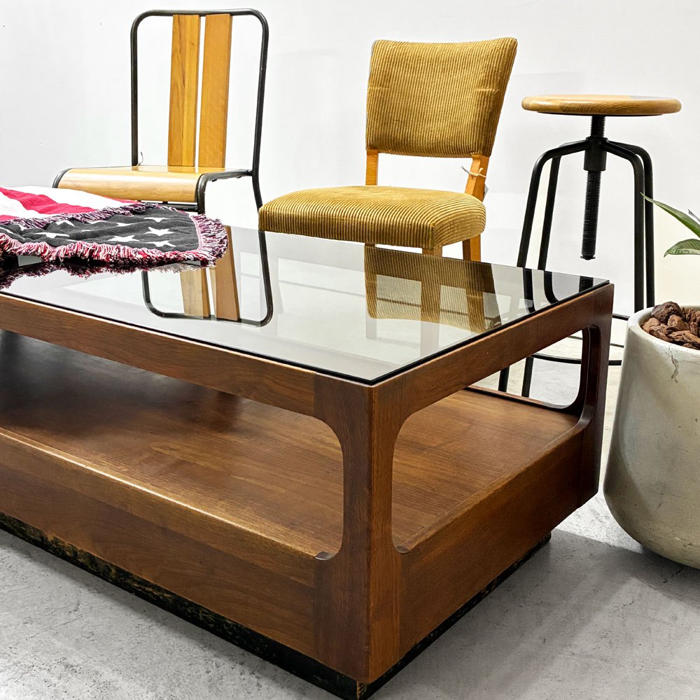 ブラウンソルトマン Brown Saltman コーヒーテーブル ウォールナット材 スモークガラス ジョン・キール John Keal ミッドセンチュリー USビンテージ ●