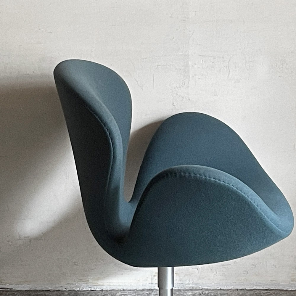 フリッツハンセン Fritz Hansen スワンチェア SWAN ラウンジチェア グリーン ファブリック アルネ・ヤコブセン ミッドセンチュリー 北欧 参考定価￥668,580～ ■