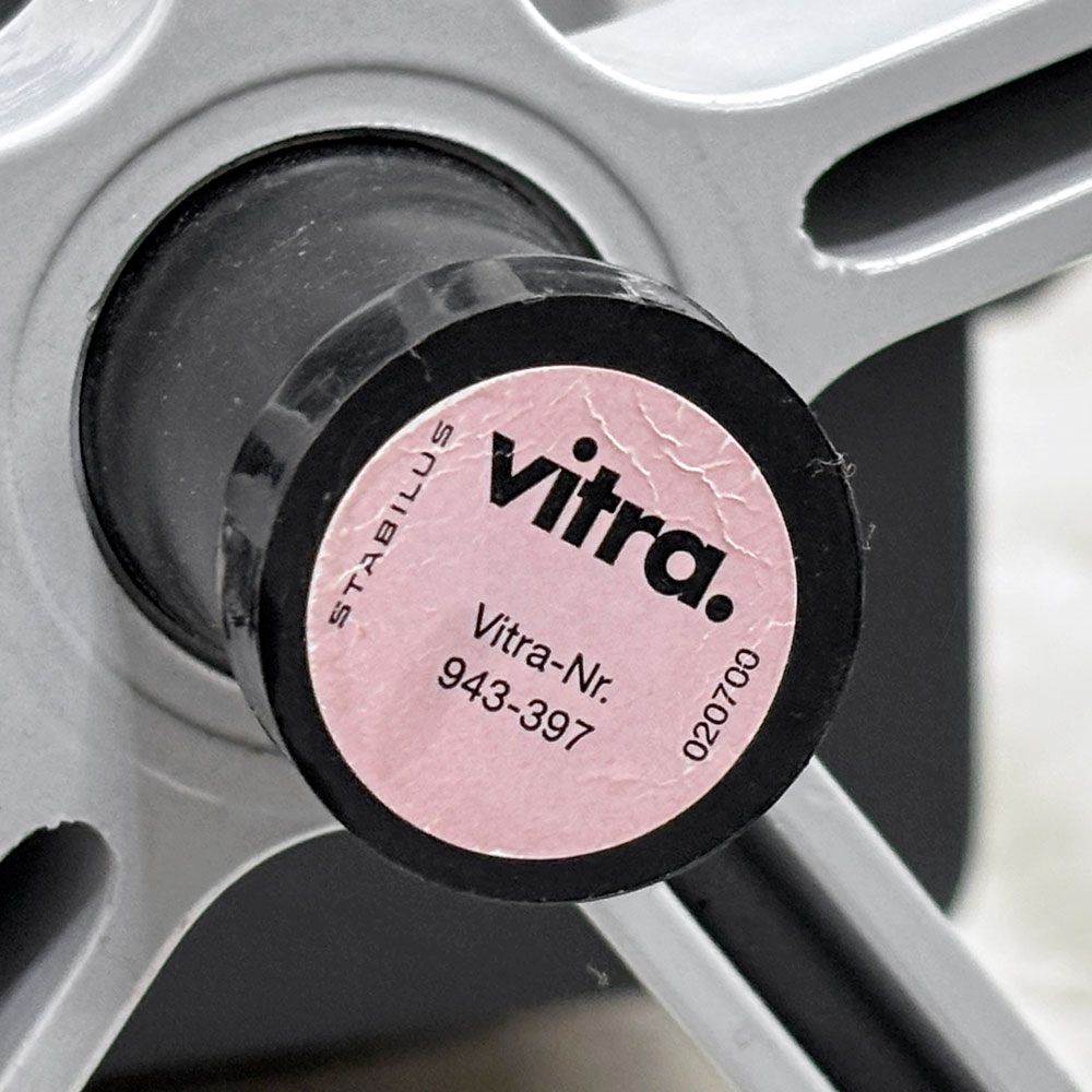 ヴィトラ vitra ゼロフォー 04. スタジオチェア アームチェア ブラック マールテン・ヴァン・セーヴェレン 昇降機能 デスクチェア A ●