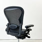 ハーマンミラー HermanMiller アーロンチェア ライト Bサイズ クラシックカーボンメッシュ ランバーサポート グラファイトベース アーム可動式 ●