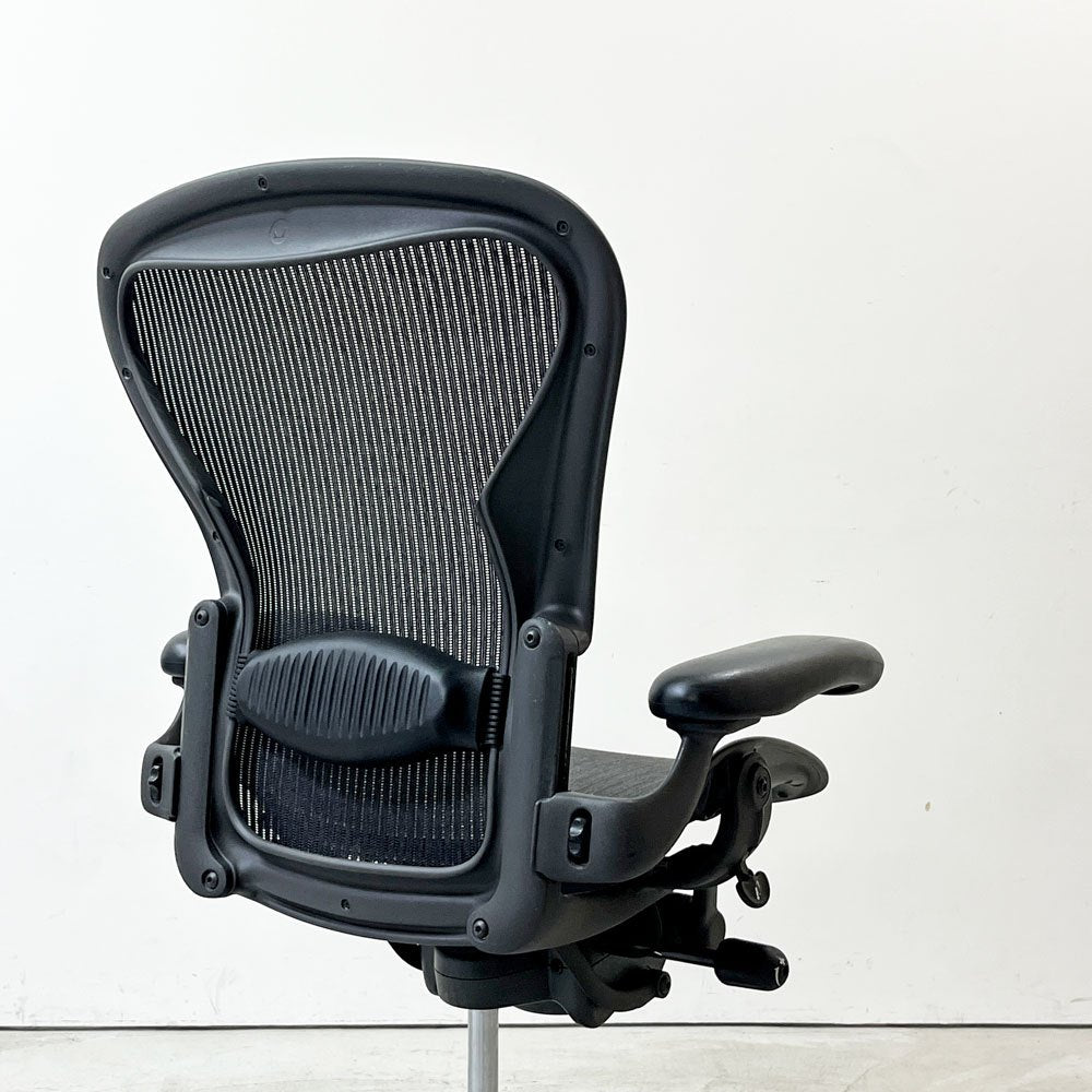 ハーマンミラー HermanMiller アーロンチェア ライト Bサイズ クラシックカーボンメッシュ ランバーサポート グラファイトベース アーム可動式 ●