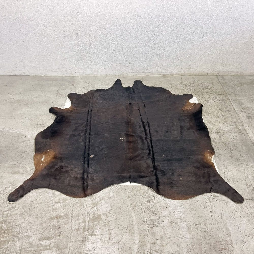 大判 カウラグ 牛革 カーペット ラグマット 毛皮 ハラコ 敷物 ダークブラウン  〓