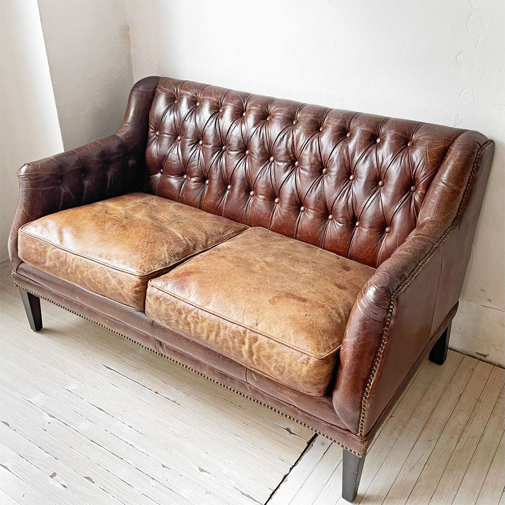 UKビンテージ チェスターフィールド 2シーターソファ ラブソファ 本革 鋲打ち スタッズ 英国家具 ★