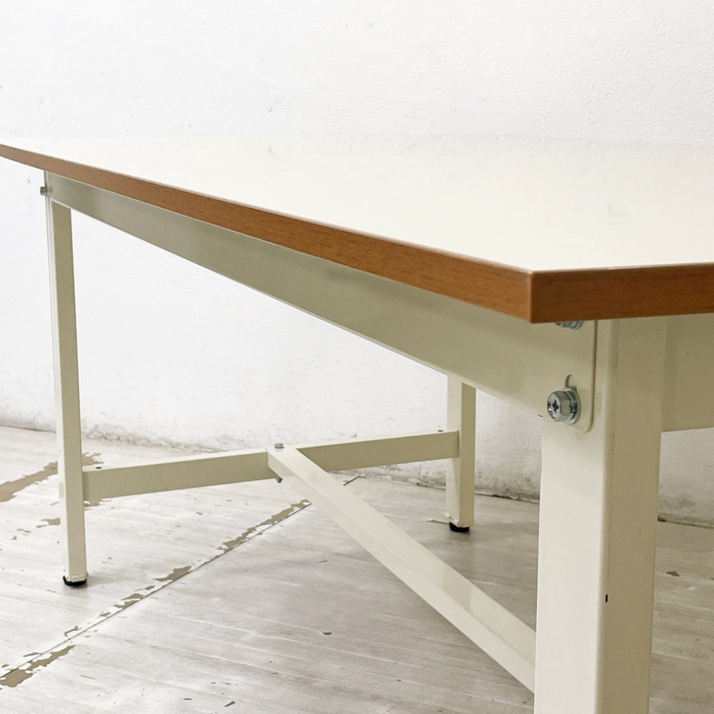 サカエ 軽量作業台 ダイニングテーブル ワーキングデスク アイボリー W180cm メラミン天板 アジャスター付 ●