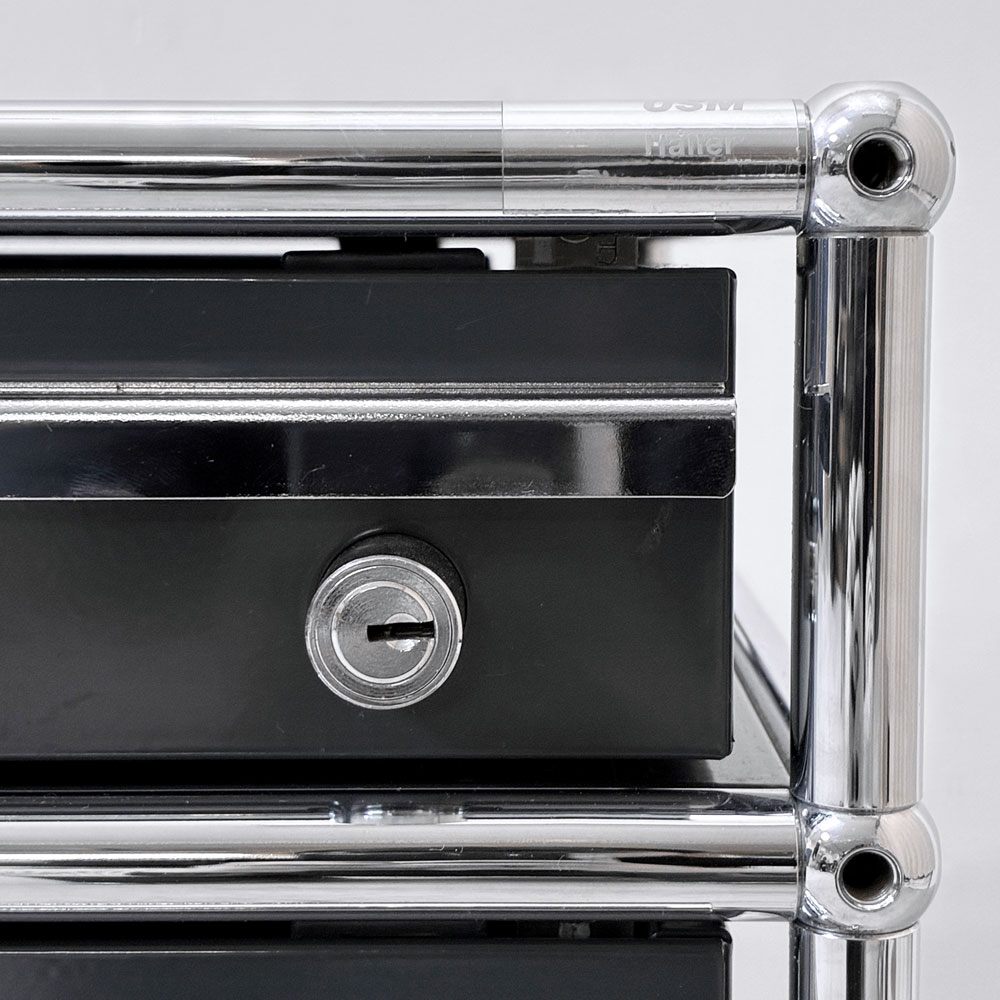 ユーエスエムハラー USM Haller モジュラーファニチャー Modular Furniture デスクワゴン キャビネット ロールボーイ 3ドロワー アントラサイト 鍵付き ●