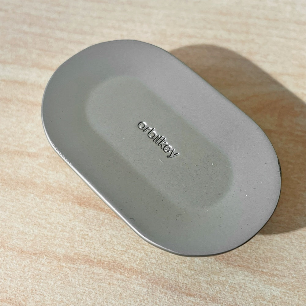 オービットキー Orbitkey マグネットケーブルホルダー＆2層デスクマット Mサイズ Desk Mat ヴィーガンPUレザー ★