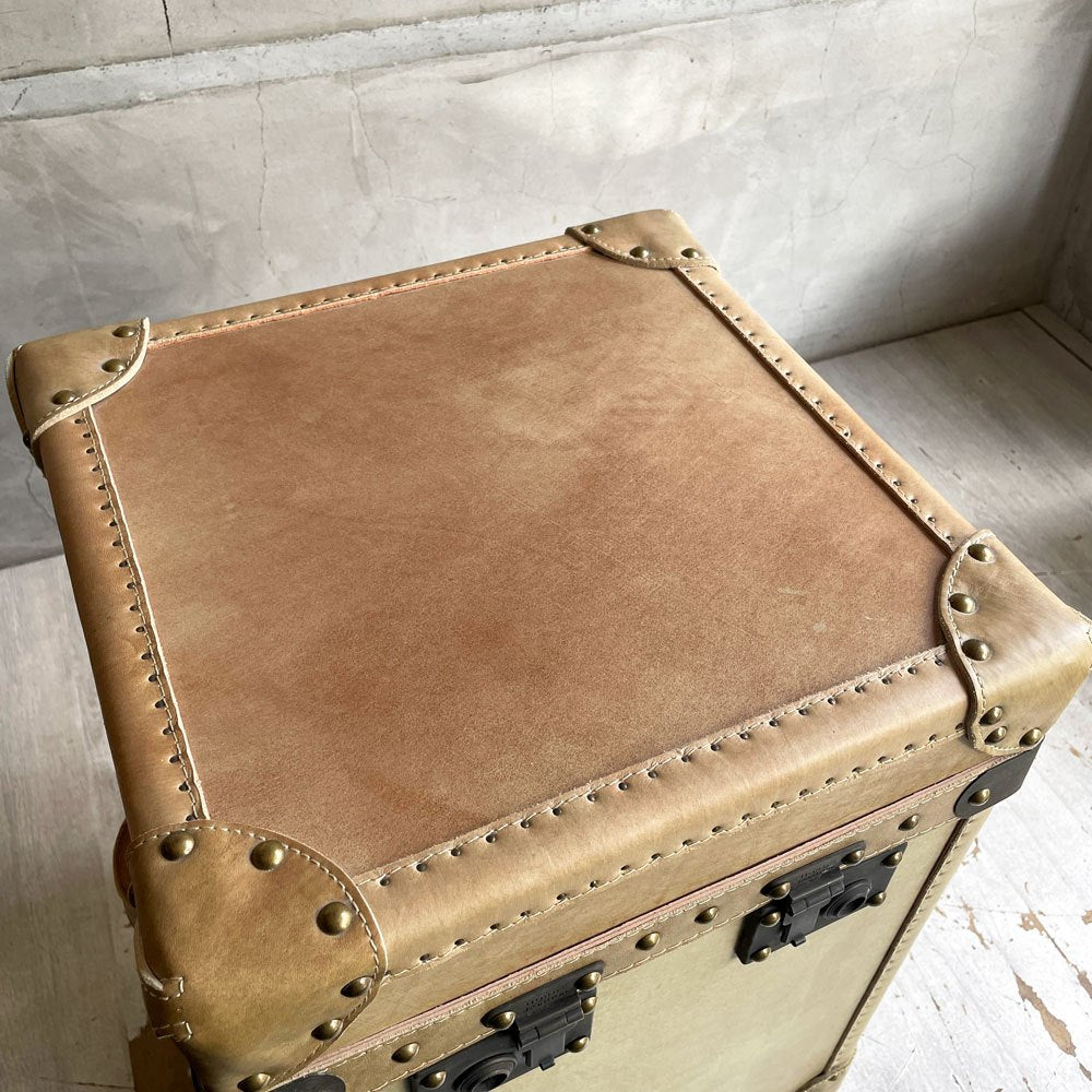 ハロ HALO パリストランク Paris Trunk ティノシーキャメル TINOSSI CAMEL サイドテーブル ボックスレザー 本革 スタッズ 英国 廃番 参考定価￥97,900- ♪