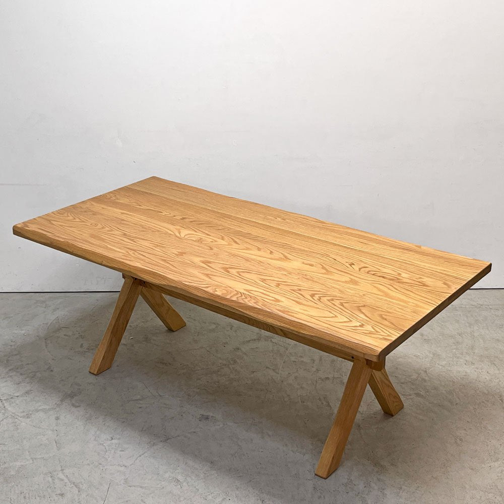 イバタインテリア Ibata interior キオリ KIOLI ダイニングテーブル オーク無垢材 耳付き X字脚 ナチュラル 飛騨家具 定価￥161,700- 展示品 美品 ●