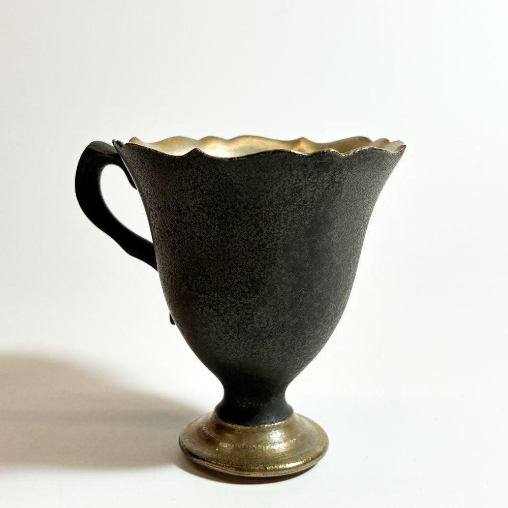 木下和美 黒釉輪花 デミタスカップ 金彩 黒釉 磁器 H7.5cm 現代作家 B ★