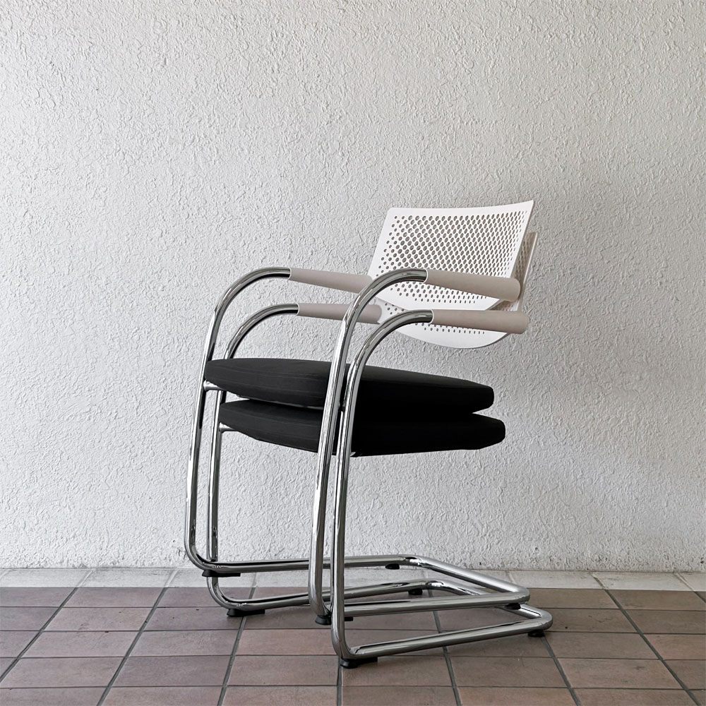 ヴィトラ vitra ビザビ2 Visavis2 アームチェア デスクチェア ホワイト/グレー系 カンティレバー スタッキング可能 アントニオ・チッテリオ B ◇
