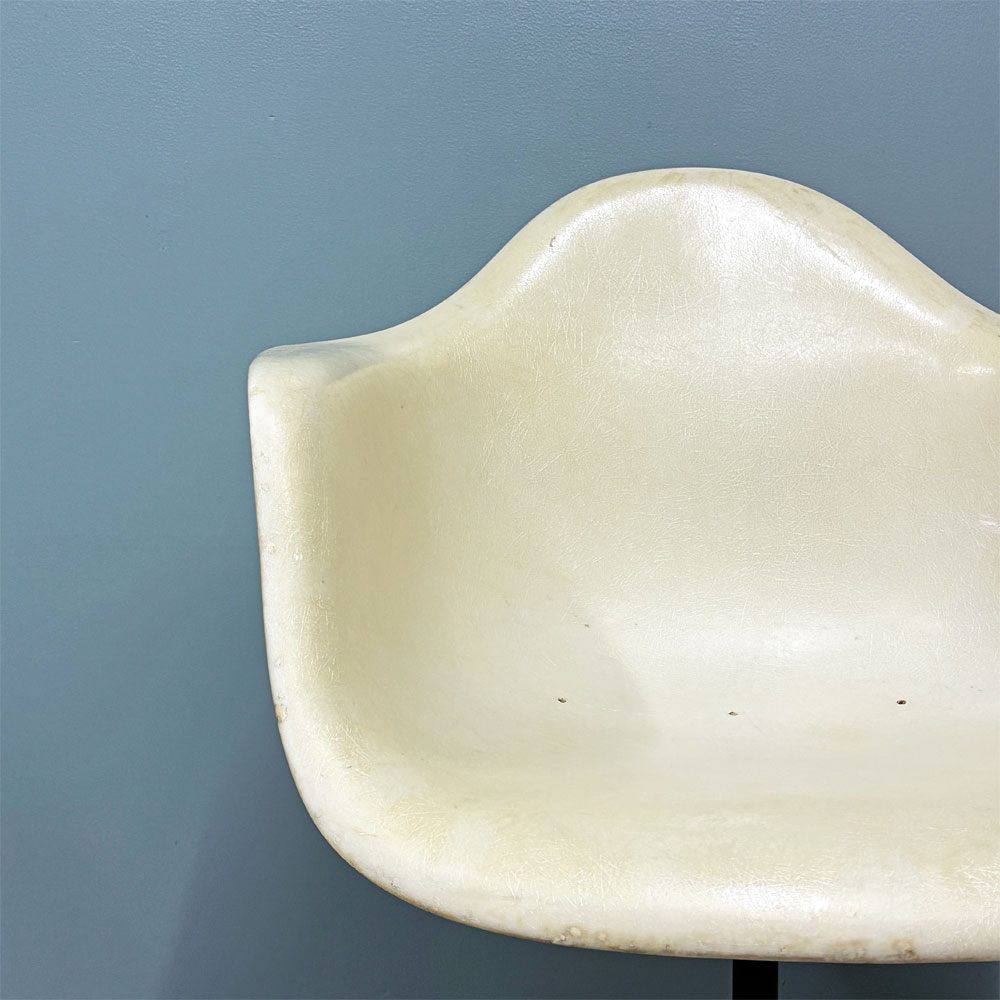 ハーマンミラー HermanMiller アームシェルチェア パーチメント ビンテージ コントラクトキャスターベース 回転式 C&R. イームズ ミッドセンチュリー ◎
