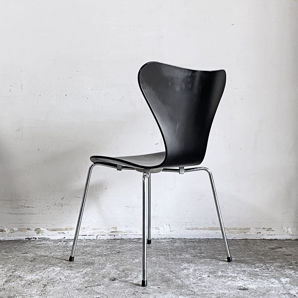 フリッツハンセン Fritz Hansen セブンチェア ブラックラッカー アルネ・ヤコブセン スタッキングチェア デンマーク 1997年製 A ■