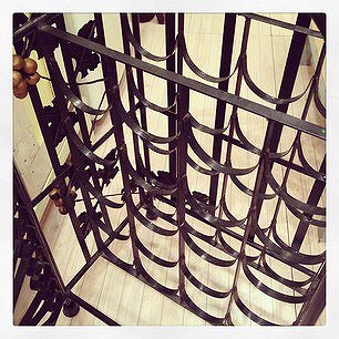 ☆ Antique Style  Wrought Iron Wine Rack / アンティークスタイル ウォルナット材×鉄 ワインラック