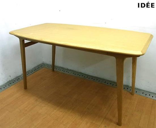 ●　IDEE IKI / イデー イキ オーク材ダイニングテーブル
