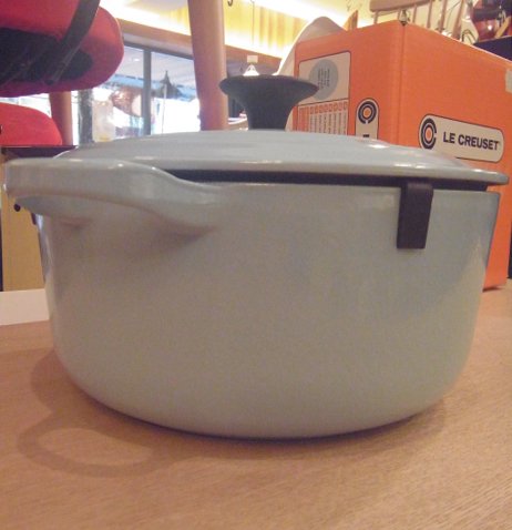 ■フランス LE CREUSET ルクルーゼ ココット・ロンド 20㎝　サテンブルー