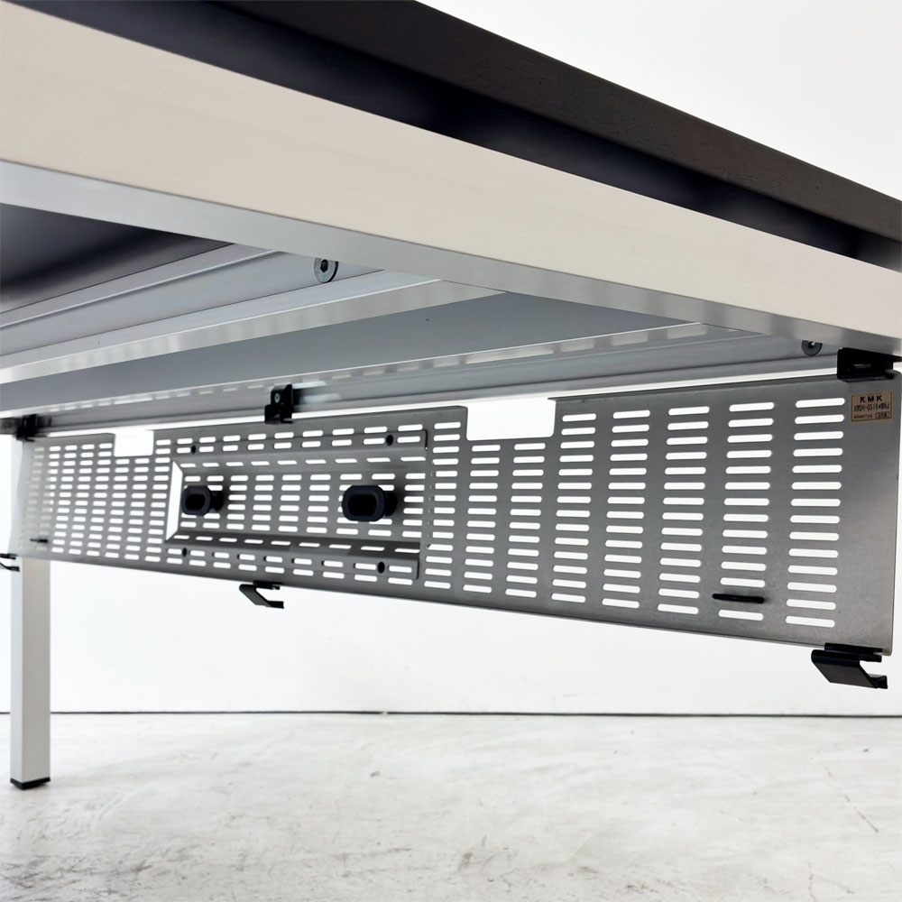 ウィルクハーン Wilkhahn ミナモデスク Minamo Desk ワークテーブル フラットデスク アルミフレーム 配線孔 ケーブル収納付き コクヨ取扱い ●