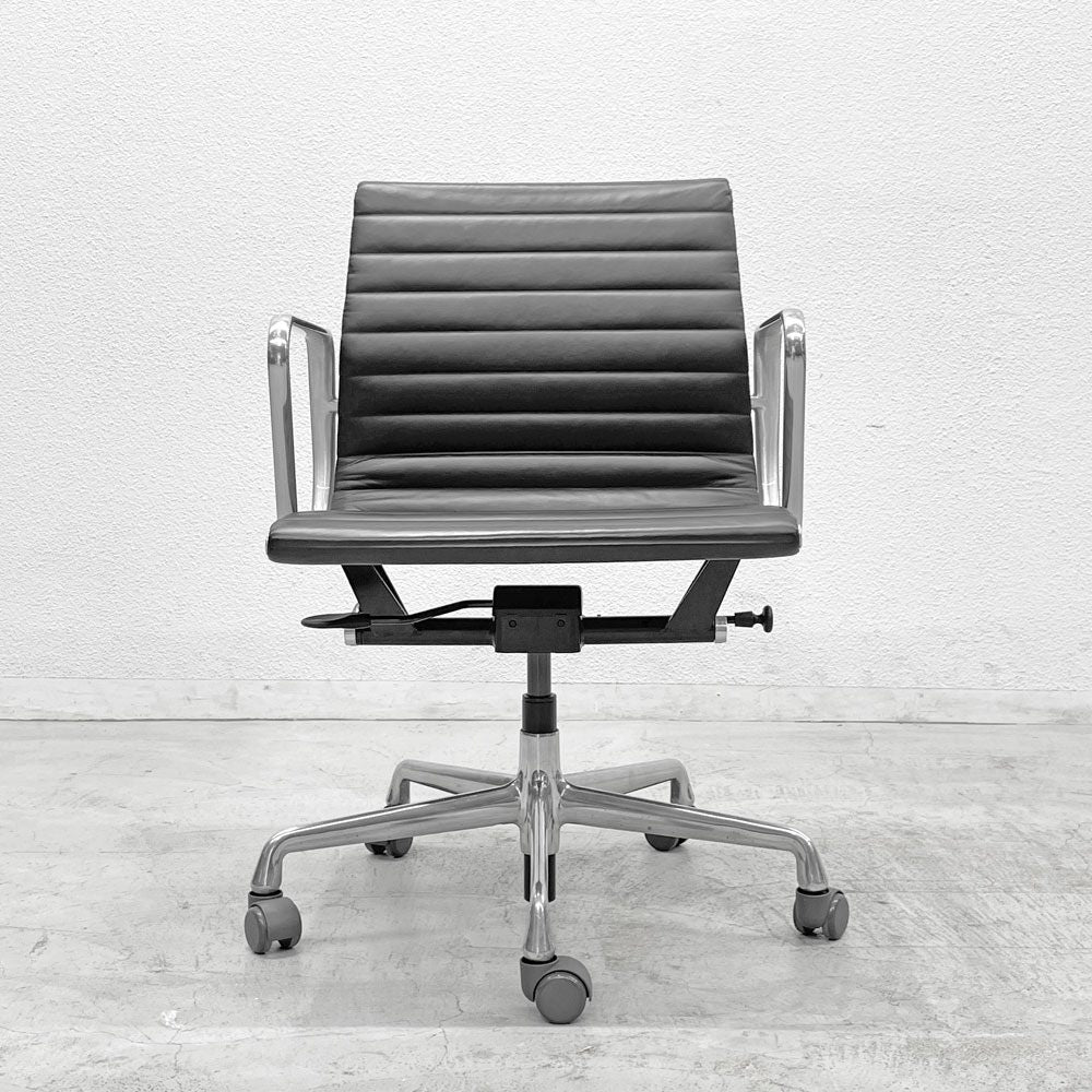 ハーマンミラー Herman Miller イームズアルミナムグループチェア マネージメントチェア アルミバフベース ガス圧昇降仕様 5本脚 キャスタータイプ 本革 イームズ 〓