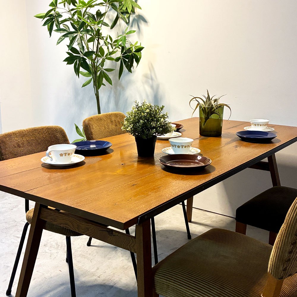 トラックファニチャー TRUCK FURNITURE スットテーブル SUTTO TABLE ダイニングテーブル ナラ無垢材 ナチュラルカラー インダストリアル 参考定価￥268,400- ●
