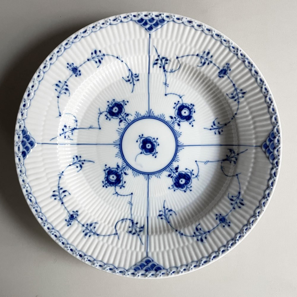 ロイヤルコペンハーゲン ROYAL COPENHAGEN ブルーフルーテッド ハーフレース ディーププレート 25.5cm 深皿 丸皿 陶器 北欧食器 廃番 美品 E ♪