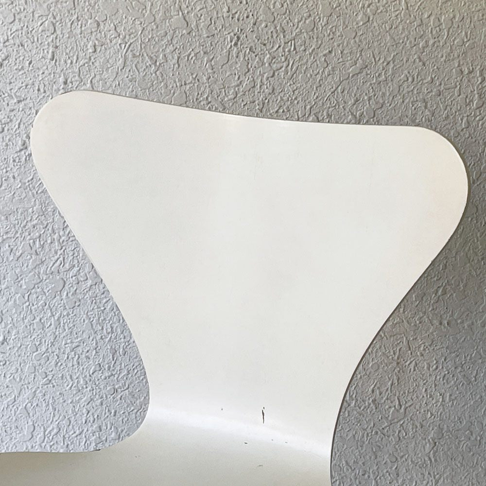 フリッツハンセン Fritz Hansen 3107 セブンチェア ラッカー ホワイト スタッキング アルネ・ヤコブセン デンマーク 北欧家具 C ◇