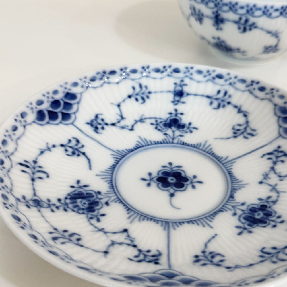 ロイヤルコペンハーゲン ROYAL COPENHAGEN ブルーフルーテッド ハーフレース ティーカップ＆ソーサー 北欧食器 Ｃ ◎