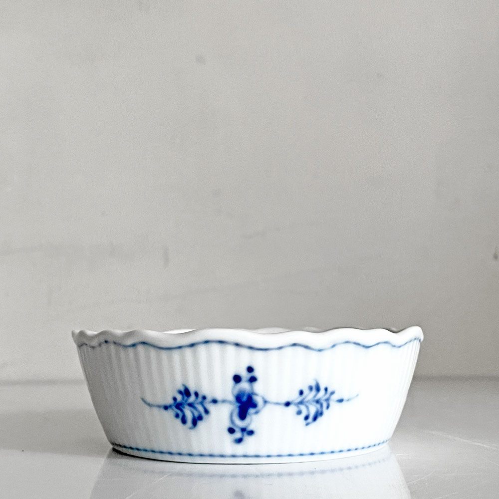 ロイヤルコペンハーゲン ROYAL COPENHAGEN ブルーフルーテッド Blue Fluted ジャパニーズ Japanese ラウンドディッシュ 平皿 丸皿 φ11cm デンマーク製 北欧 廃番 A ■