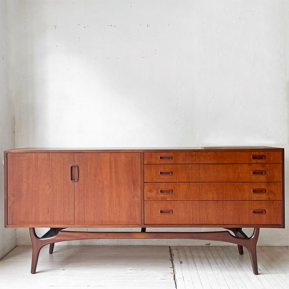 タイムズ・ファニッシング TIMES FURNISHING社 チーク材 サイドボード キャビネット W176cm 北欧スタイル 英国 UKビンテージ ★