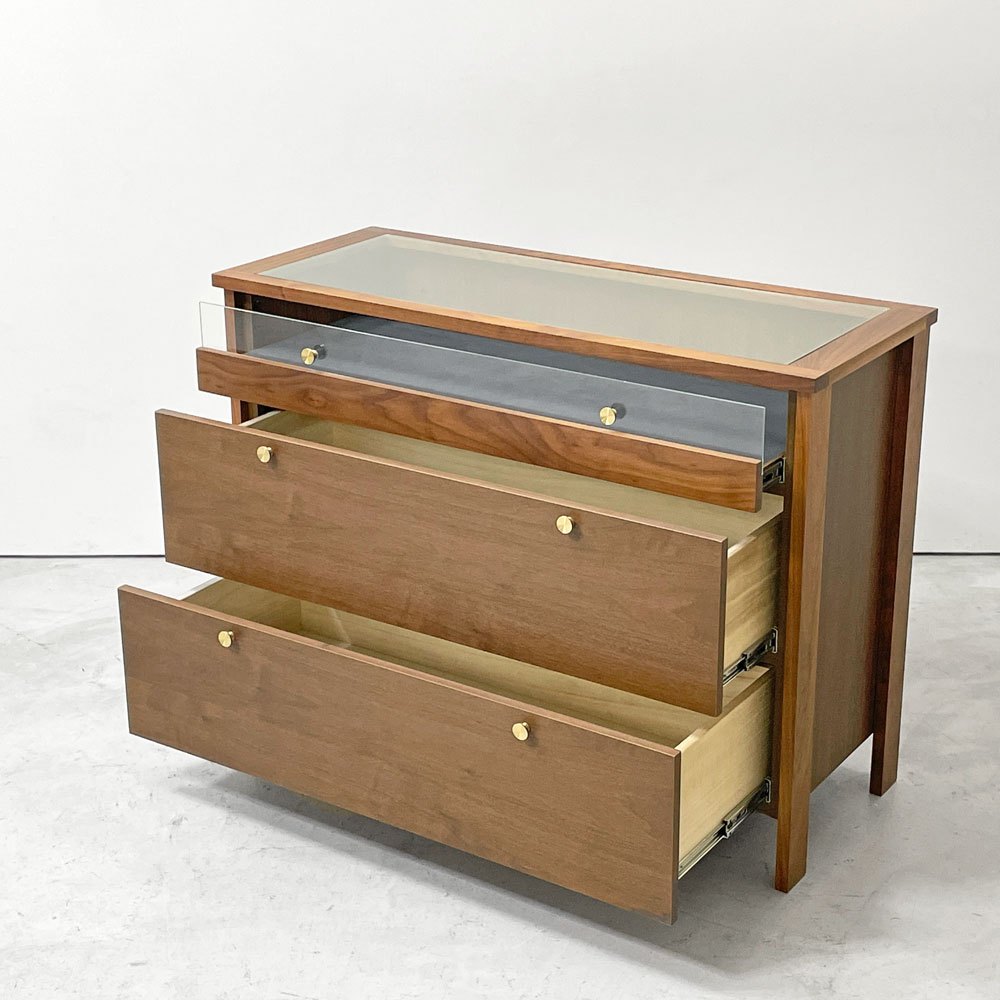 ニッポネア NIPPONAIRE コーニス KONISU コレクションチェスト ロータイプ W100cm ウォールナットカラー 真鍮ハンドル 関家具 定価￥140,800- ●