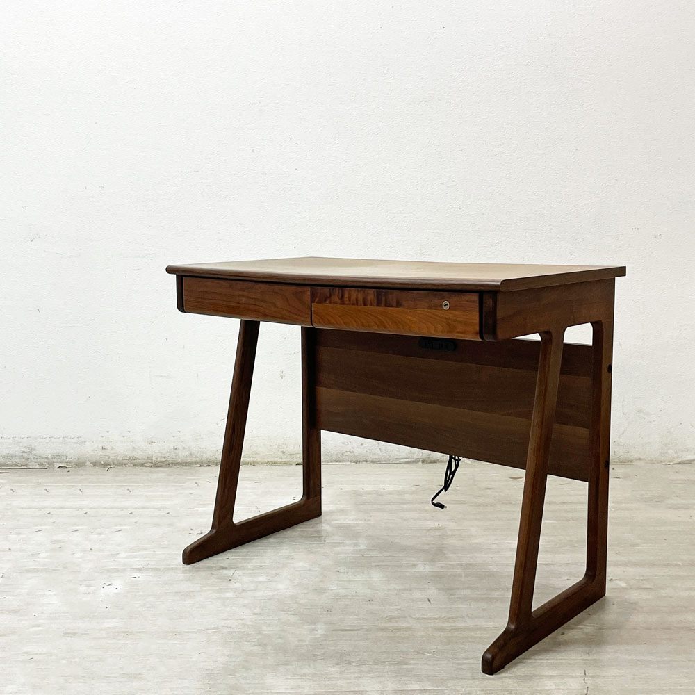一世紀 ISSEIKI FRINK-2 DESK 90 デスク 学習机 オフィス パソコンデスク  ウォールナット材 電源タップ2口 鍵付き抽斗 A ●