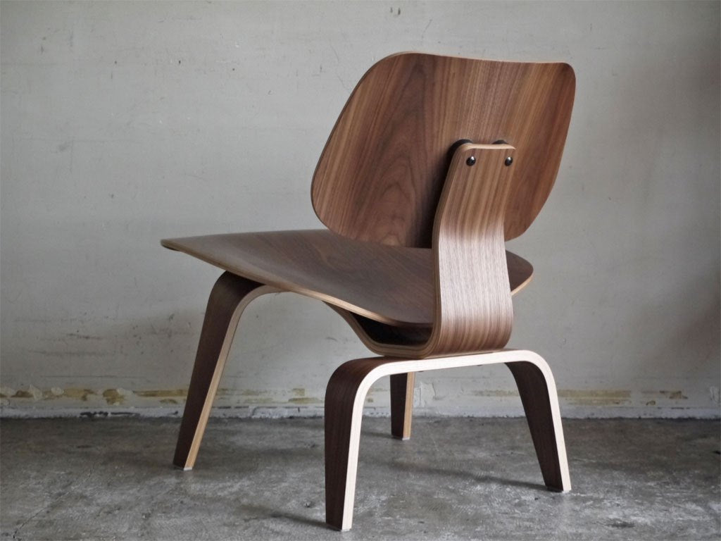 LCW ラウンジチェア ウッドレッグ Molded Plywood Lounge Chair ウォールナット ■