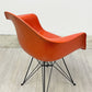 ハーマンミラー Herman Miller アームシェルチェア 現行FRP製 レッドオレンジ エッフェルベース C&R イームズ ミッドセンチュリー ●