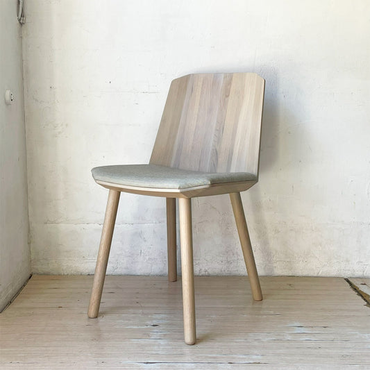 カリモク ニュースタンダード KARIMOKU NEW STANDARD カラーウッド チェア COLOUR WOOD CHAIR ¥92,400 A ★