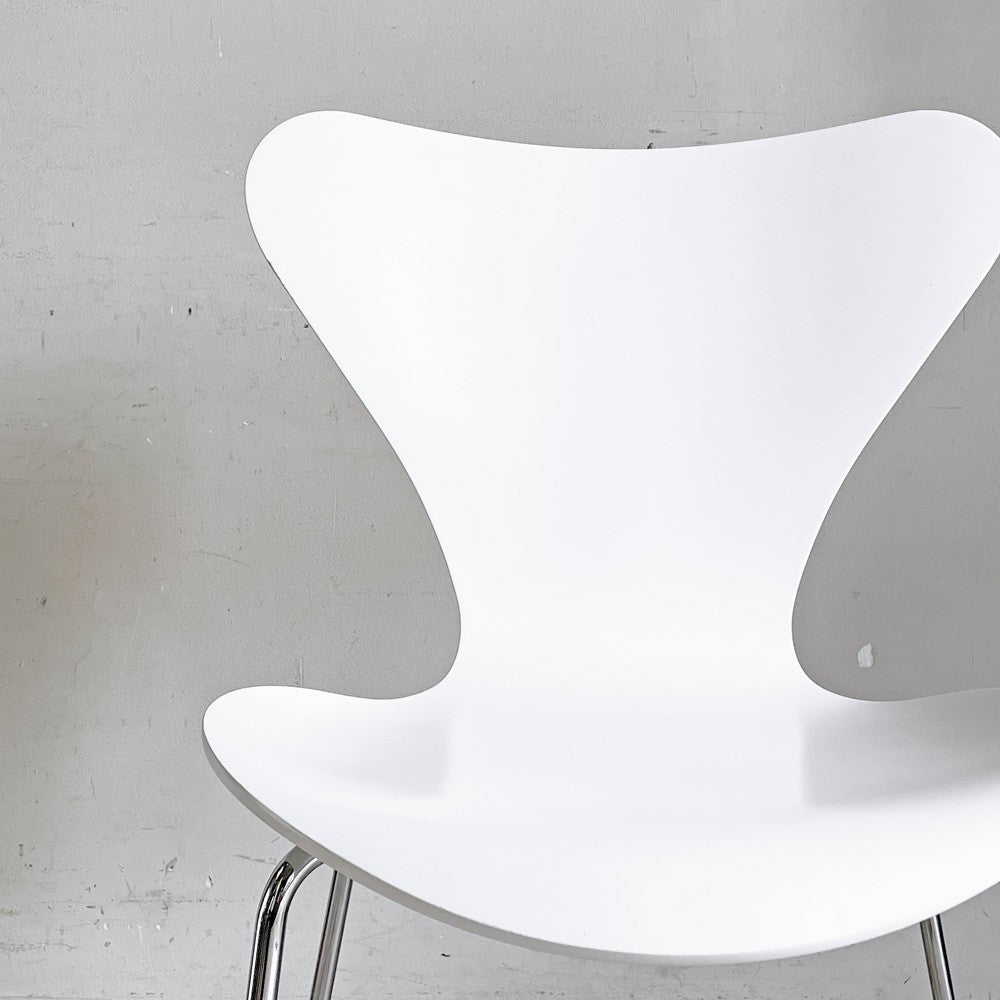 フリッツハンセン Fritz Hansen 3107 セブンチェア ラッカー仕上げ ホワイト スタッキング アルネ・ヤコブセン デンマーク 北欧家具 ■