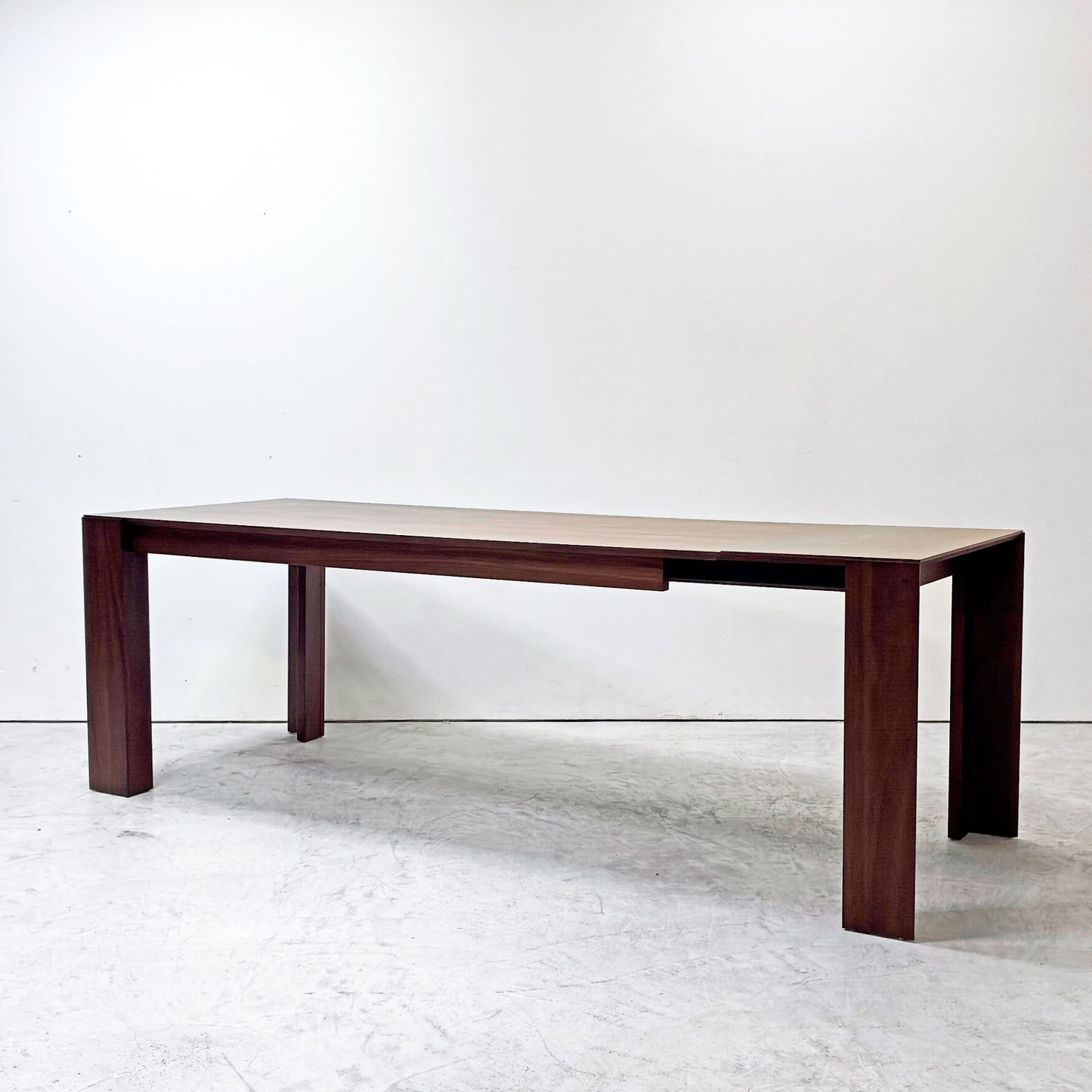 モダンデザイン エクステンションダイニングテーブル 伸長式天板 ウォールナット材 180-220cm ●