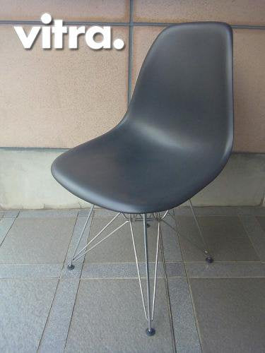 Swiss Vitra / 廃番 ヴィトラ社製 ★ C&R.Eames / イームズデザイン ★ 『 サイドシェルチェア （ エッフェルベースタイプ＝DSR ） ブラック 』