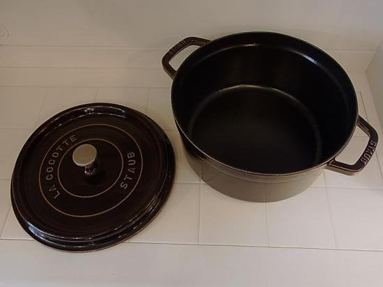 ◇STAUB ストウブ　ココット ラウンド 26cm グレナディンレッド 箱付　使用品